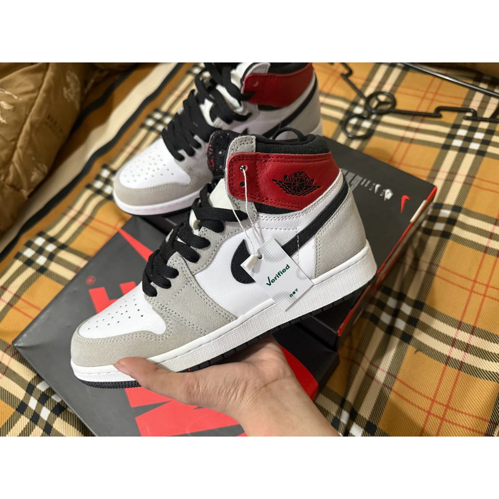 Air Jordan 1 High Light Smoke Grey New 100% Authentic