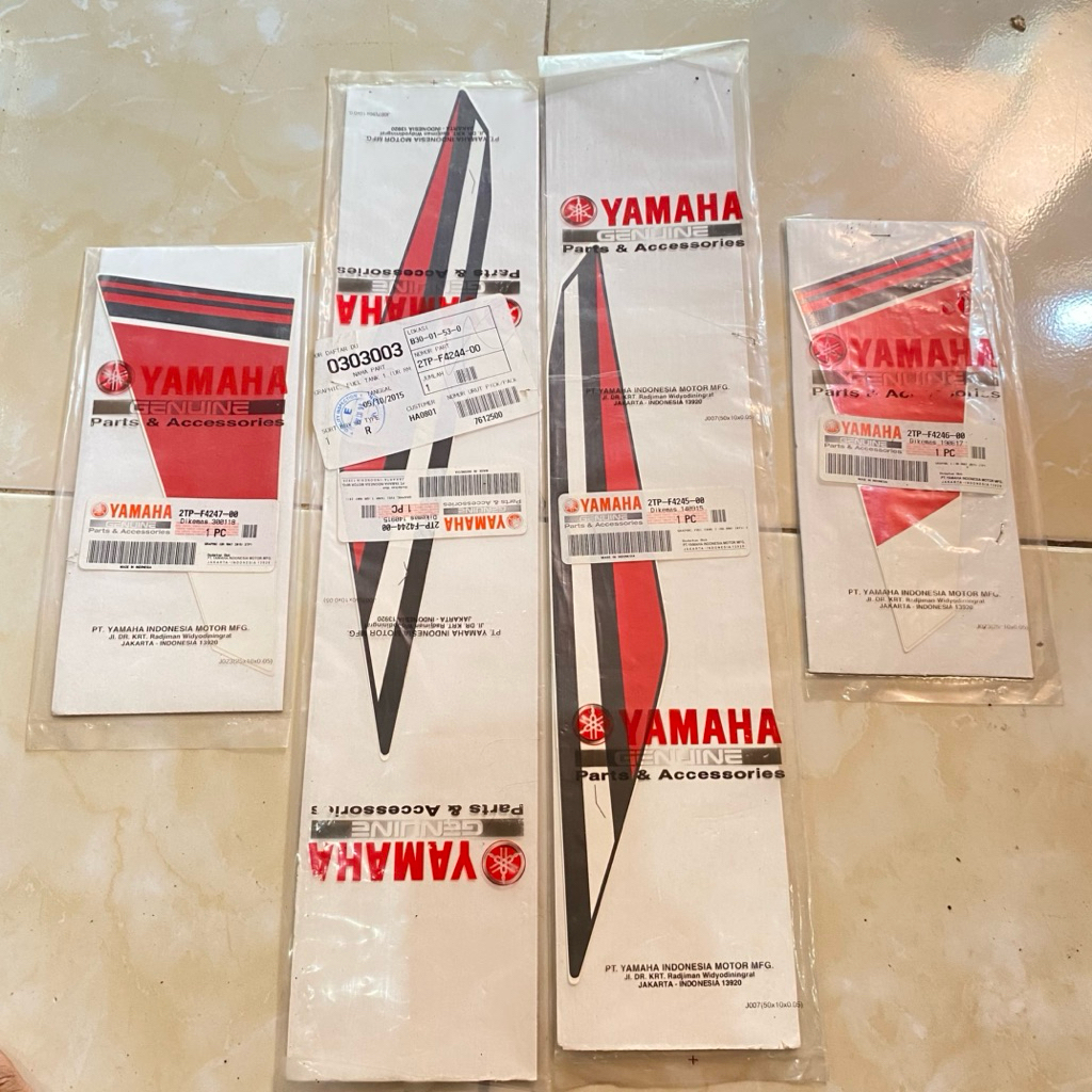 Striping stiker SAYAP Yamaha Vixion NVA 2015 Merah original YGP 2TP-F4244-00 2TP-F4245-00 2TP-F4246-
