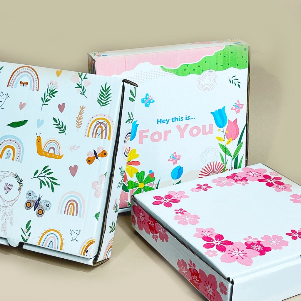 

BOX HAMPERS 21 X 21 X 4,5 CM-PRINTING BOX KOTAK KADO/GIFTBOX/BABYBOX/KADO BAYI/BOX HIJAB