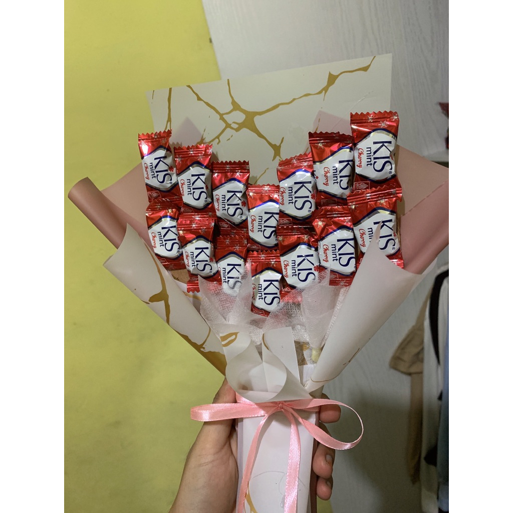 

ready buket love permen kiss hadiah hampers ulangtahun