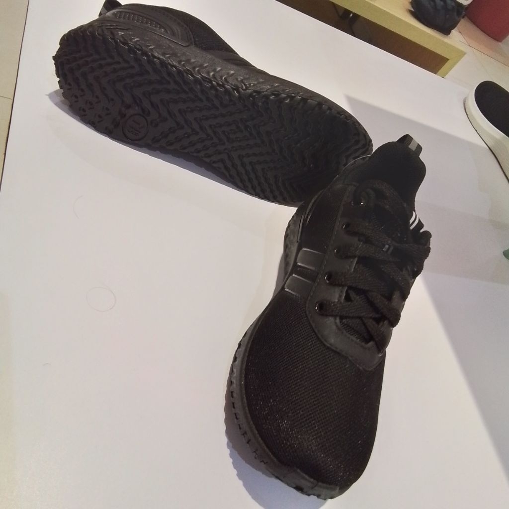 Sepatu sekolah north star full black by bata