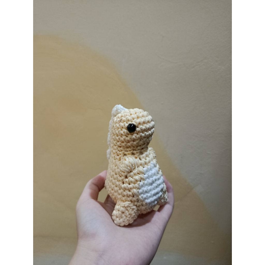 boneka rajut dinosaurus kuning (harga bisa deal)
