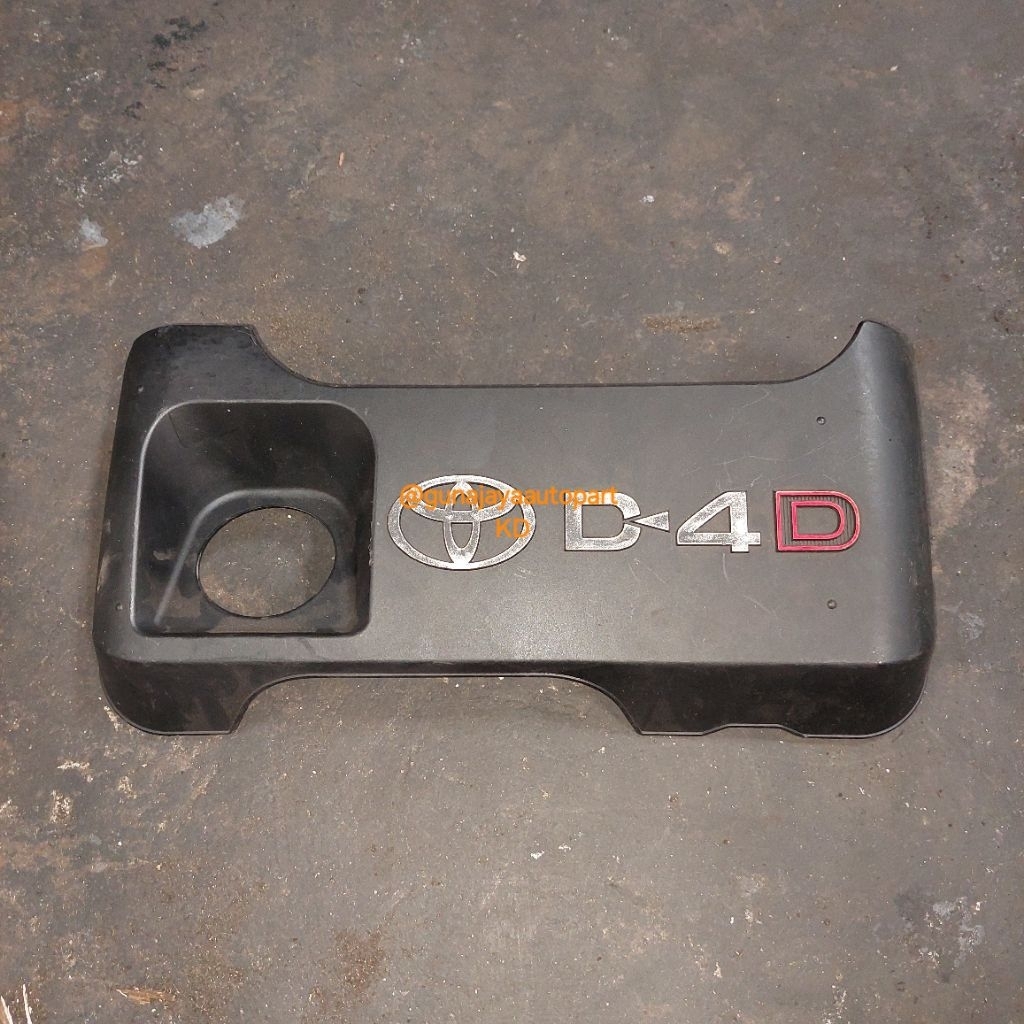 cover mesin emblem d4d toyota kijang innova diesel original copotan