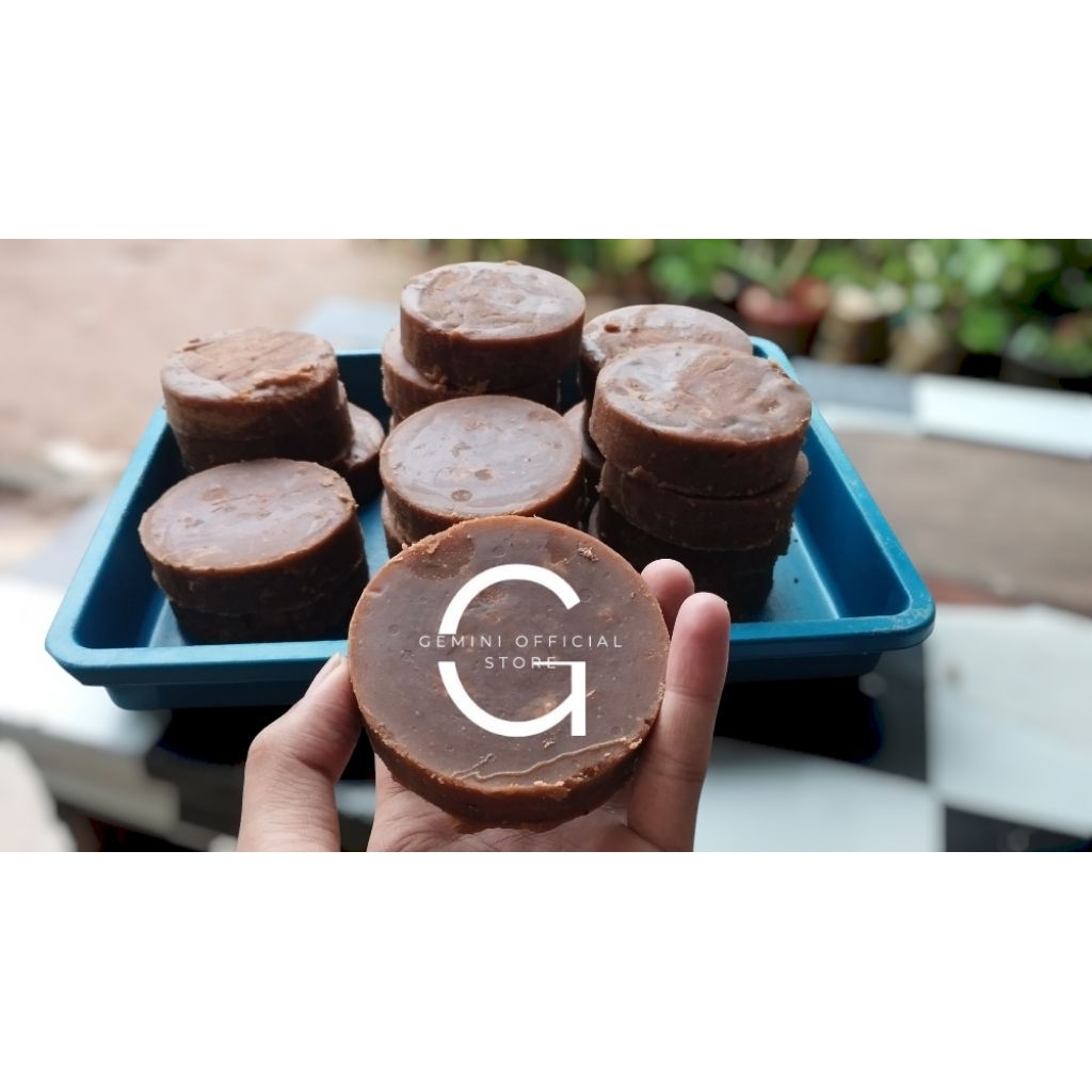 

Gula Aren 1kg Bungkus daun 100% Asli kawung/ Nira Aren Bungkus daun.