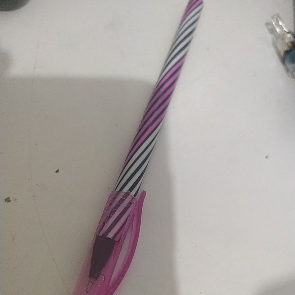 

pulpen alat tulis kantor sekolah