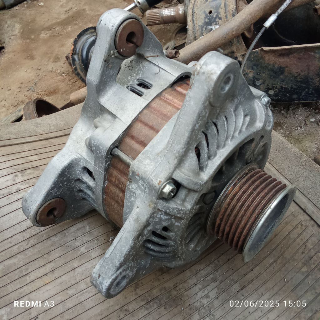 Alternator Nissan Livina