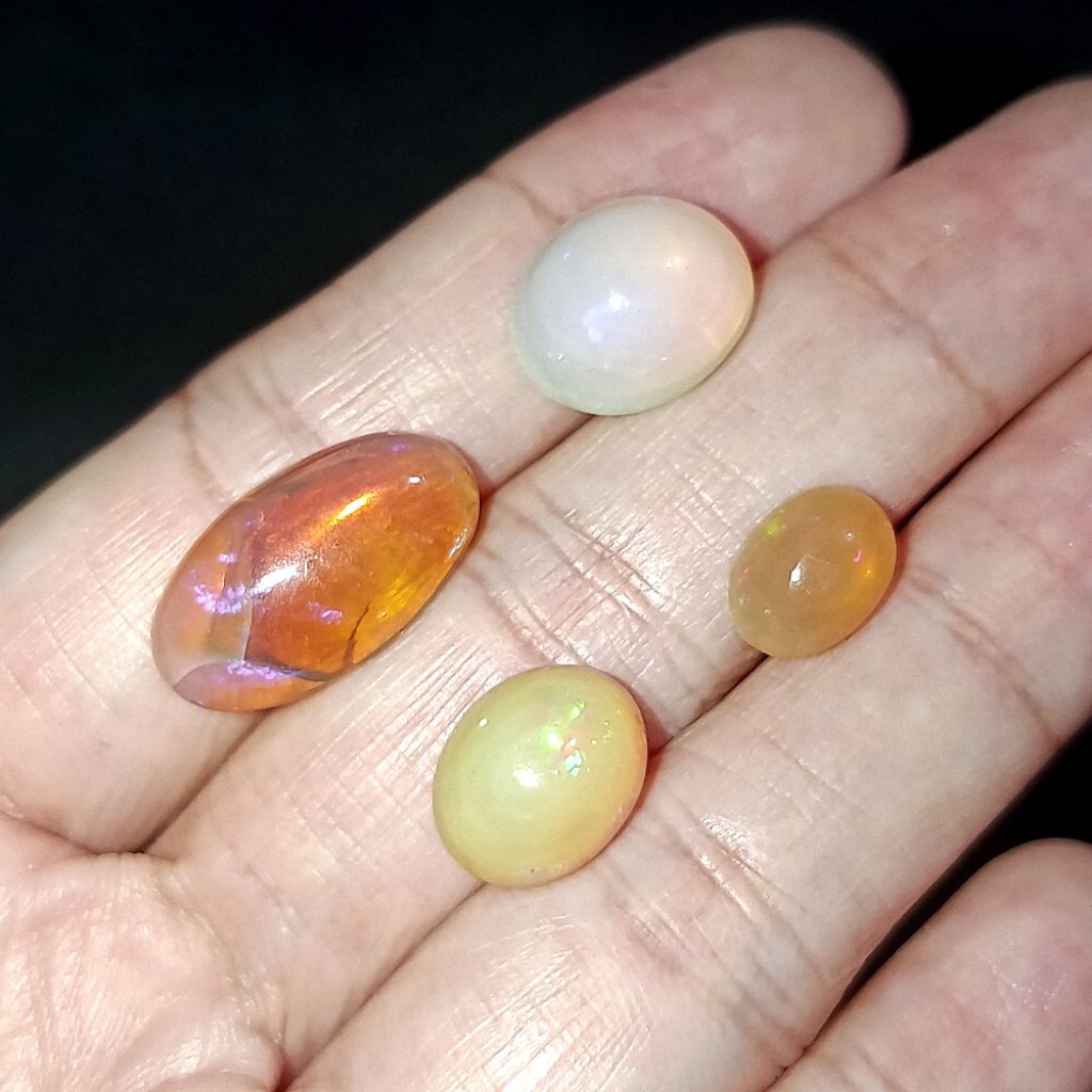 Natural Batu Permata Kalimaya - Opal Kalimaya Asli bentuk Oval Polos