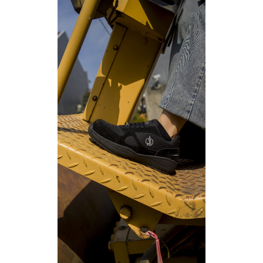 REISEN GEAR - MAKAW |sepatu safety sneaker fullblack sepatu safety model kasual sepatu sport safety.