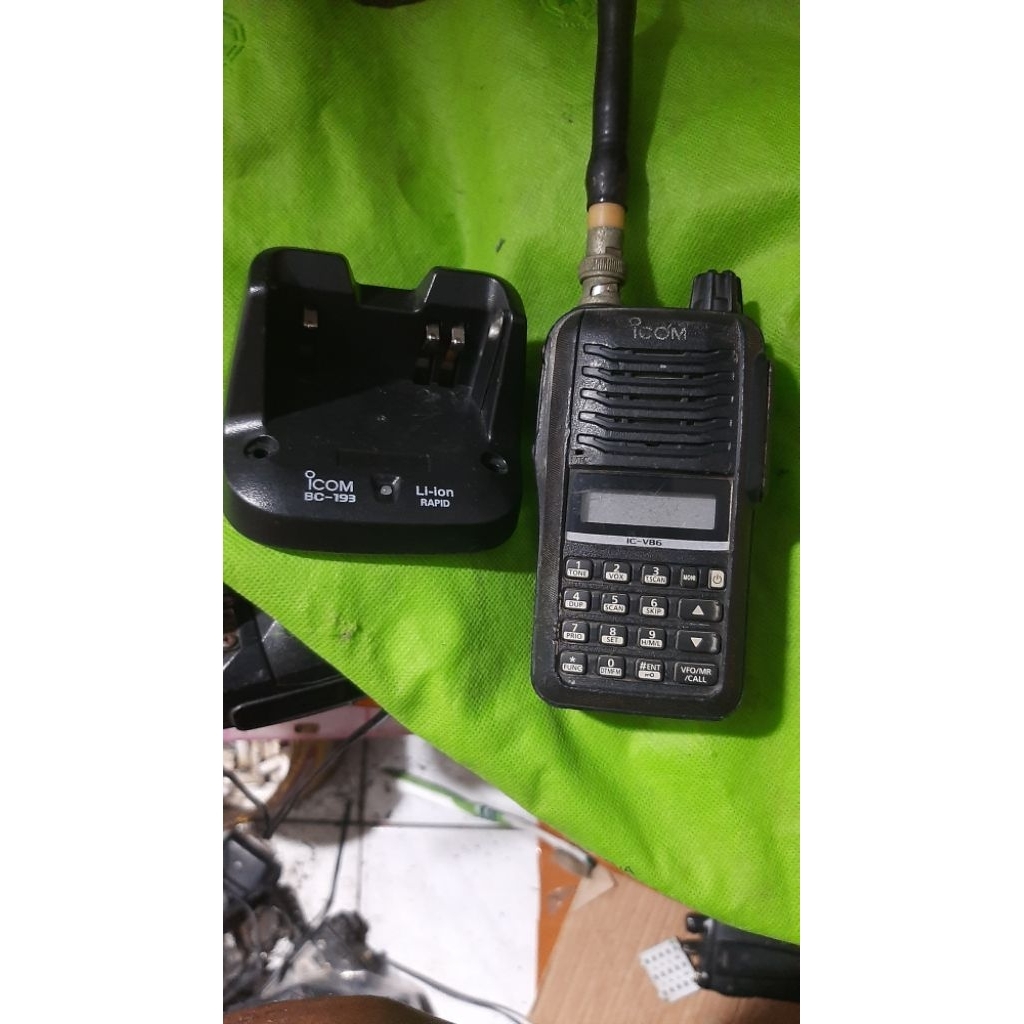 HT Icom ic V86 japan vhf