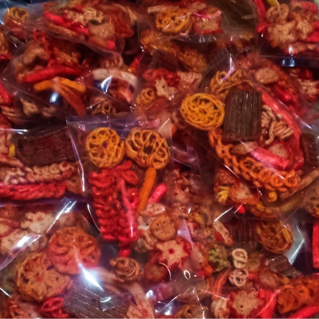 

Kerupuk Seblak Mix,kerupuk seblak kering pedas renyah