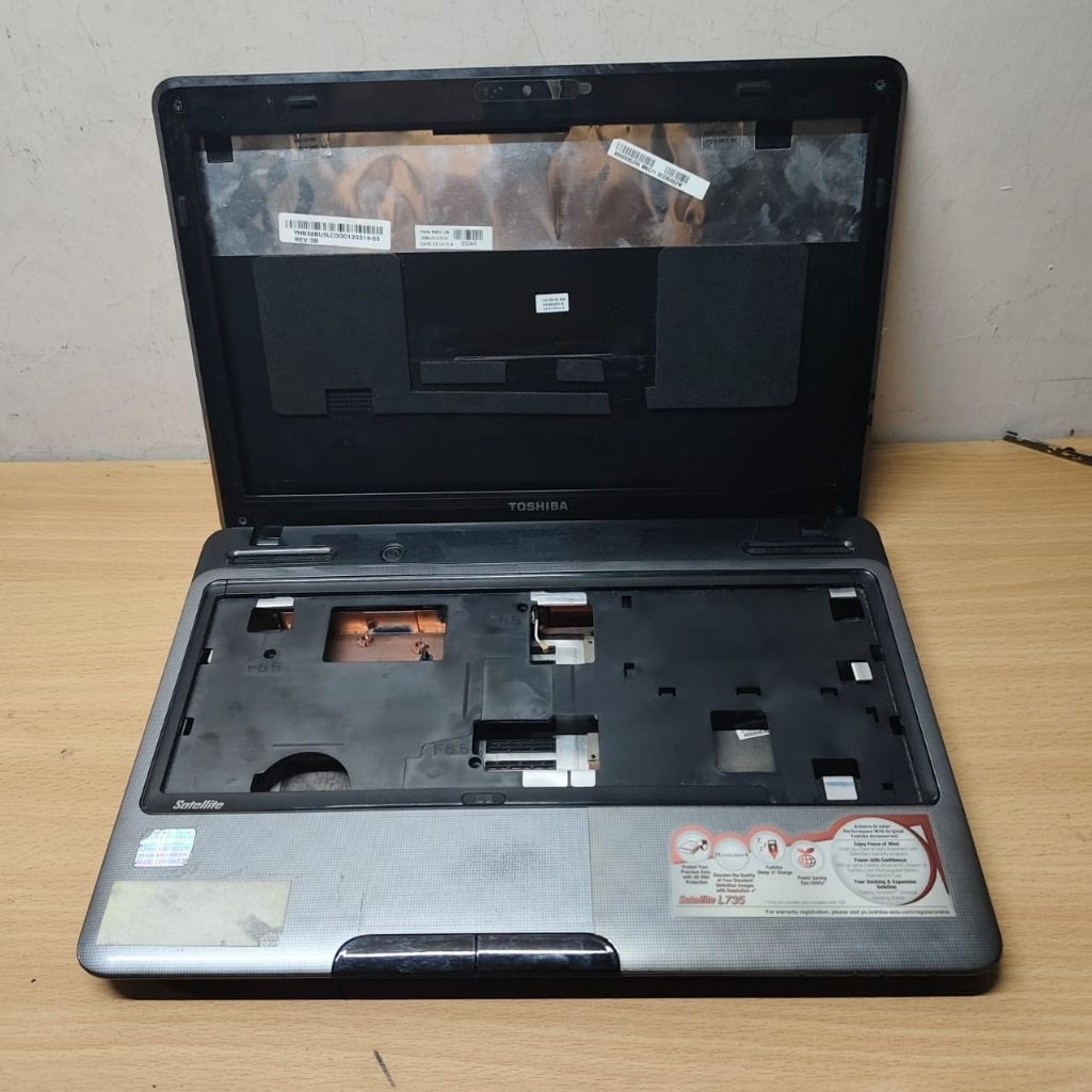 casing case kesing Laptop Toshiba L735 L730