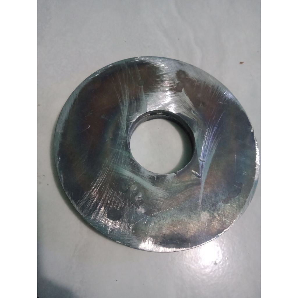 plat bulat diameter 14cm lubang tengah 4.5cm tebal 6mm