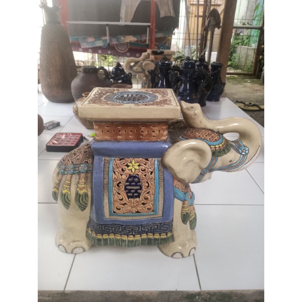 keramik antik gajah thailand