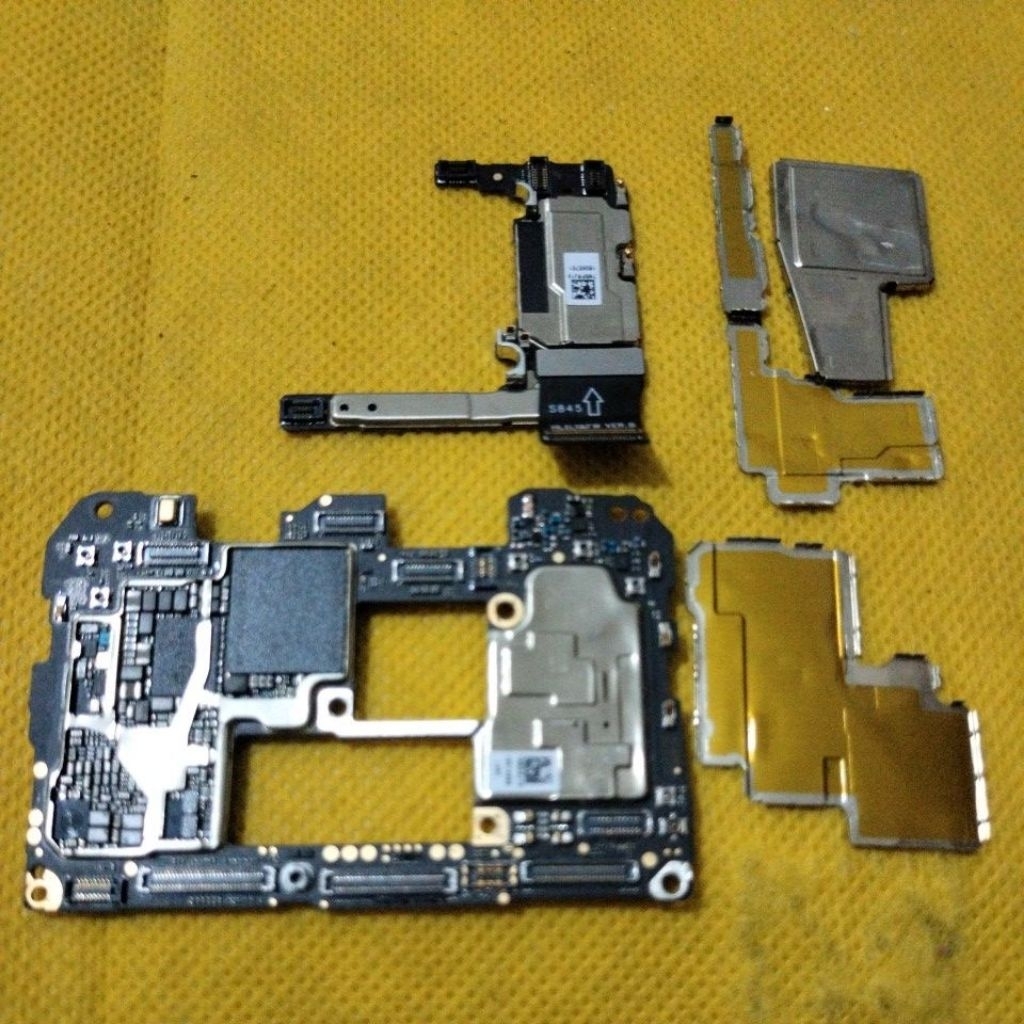 Motherboard / mesin huawei mate 20 pro bekas, mati / bahan