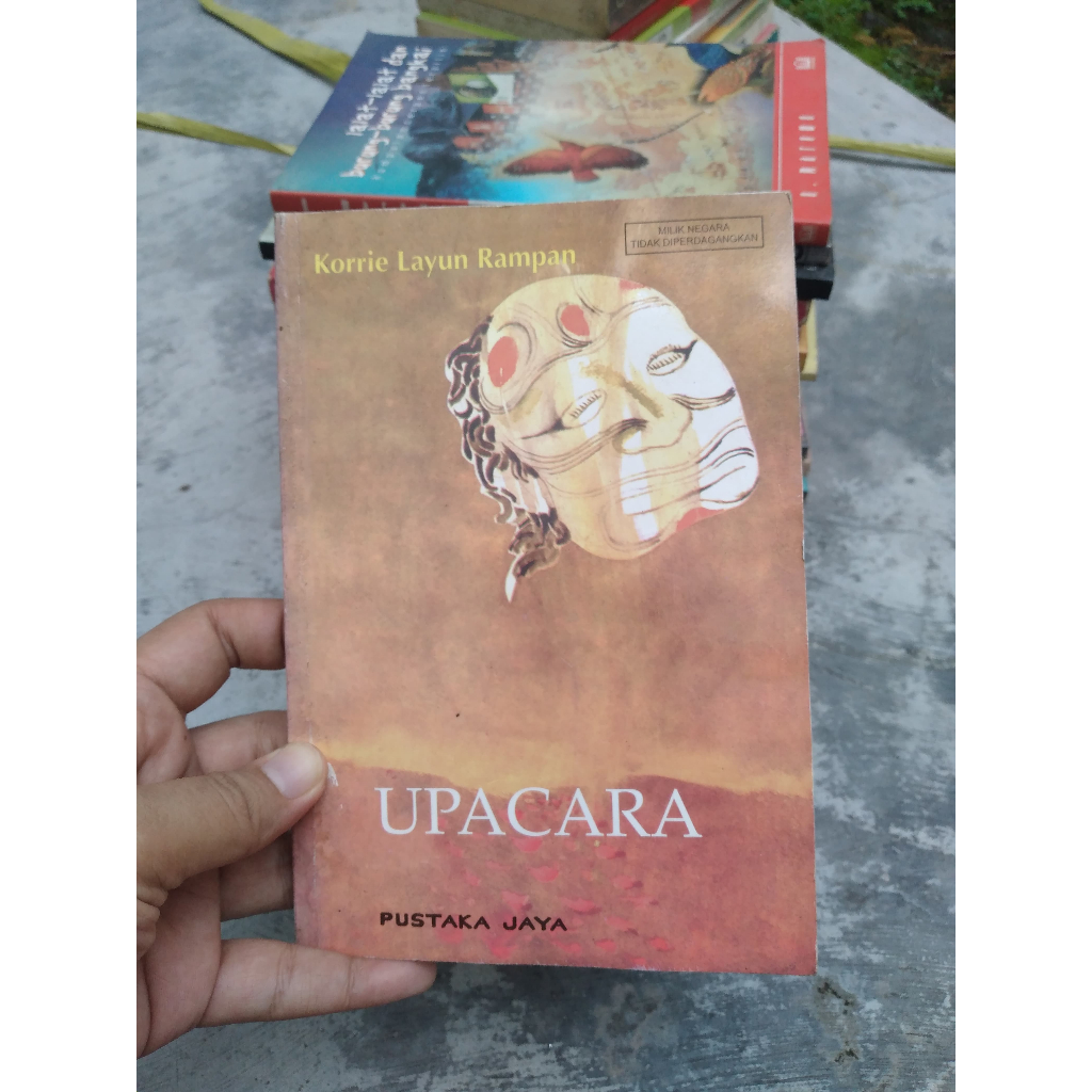 Upacara Pustaka Jaya Penulis: Korrie Layun Rampan