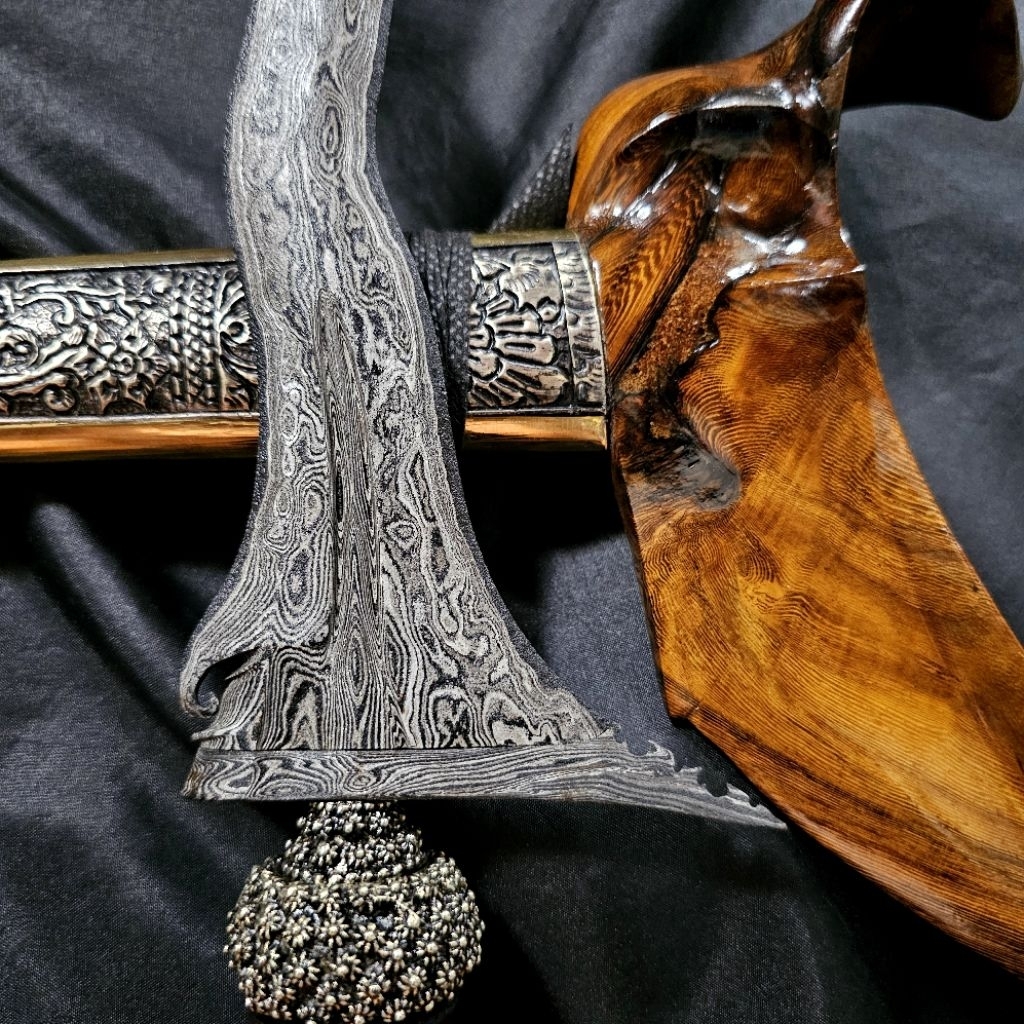 Keris Panimbal Luk 9 Pamor Pedaringan Kebak