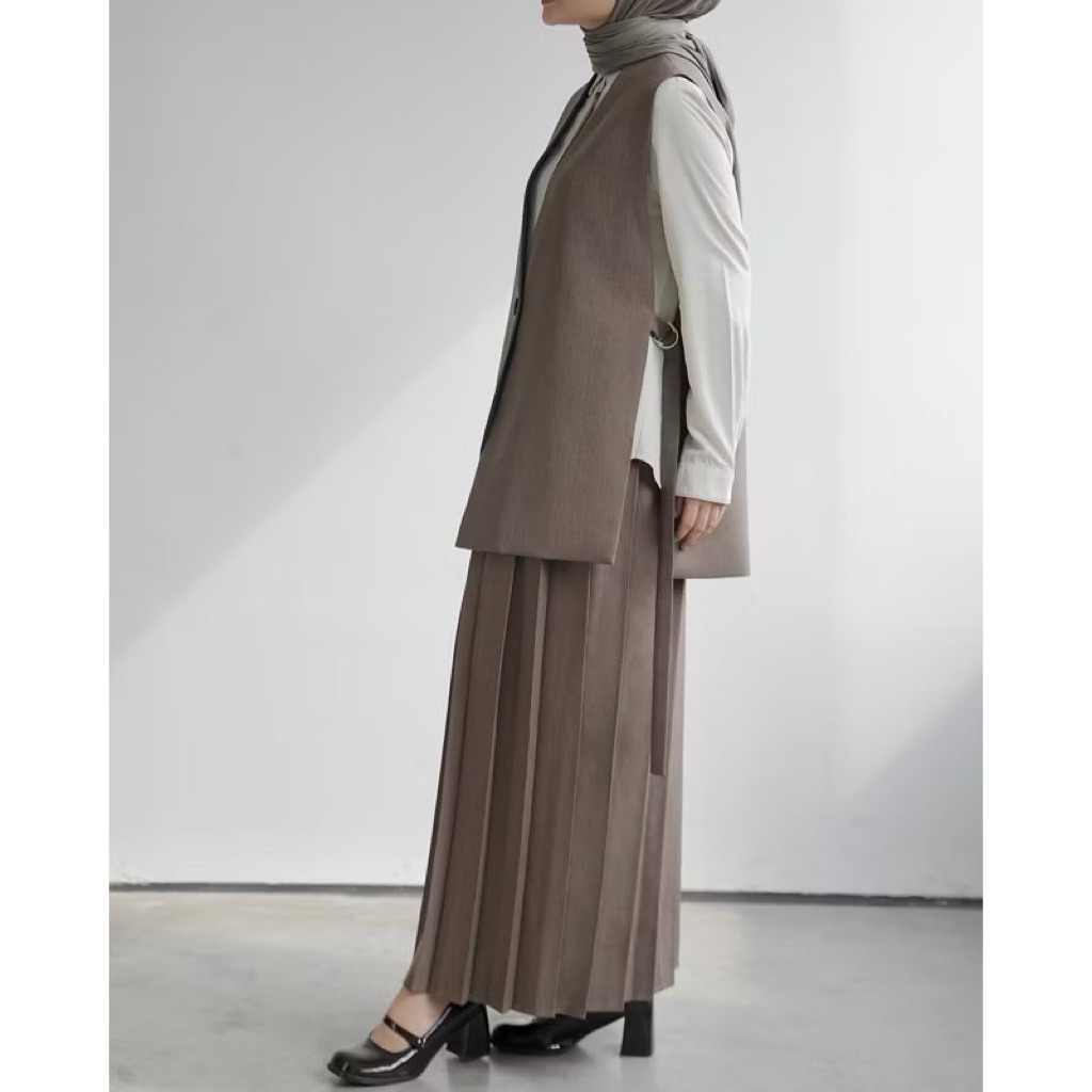 SABA split vest - khaki (preloved)