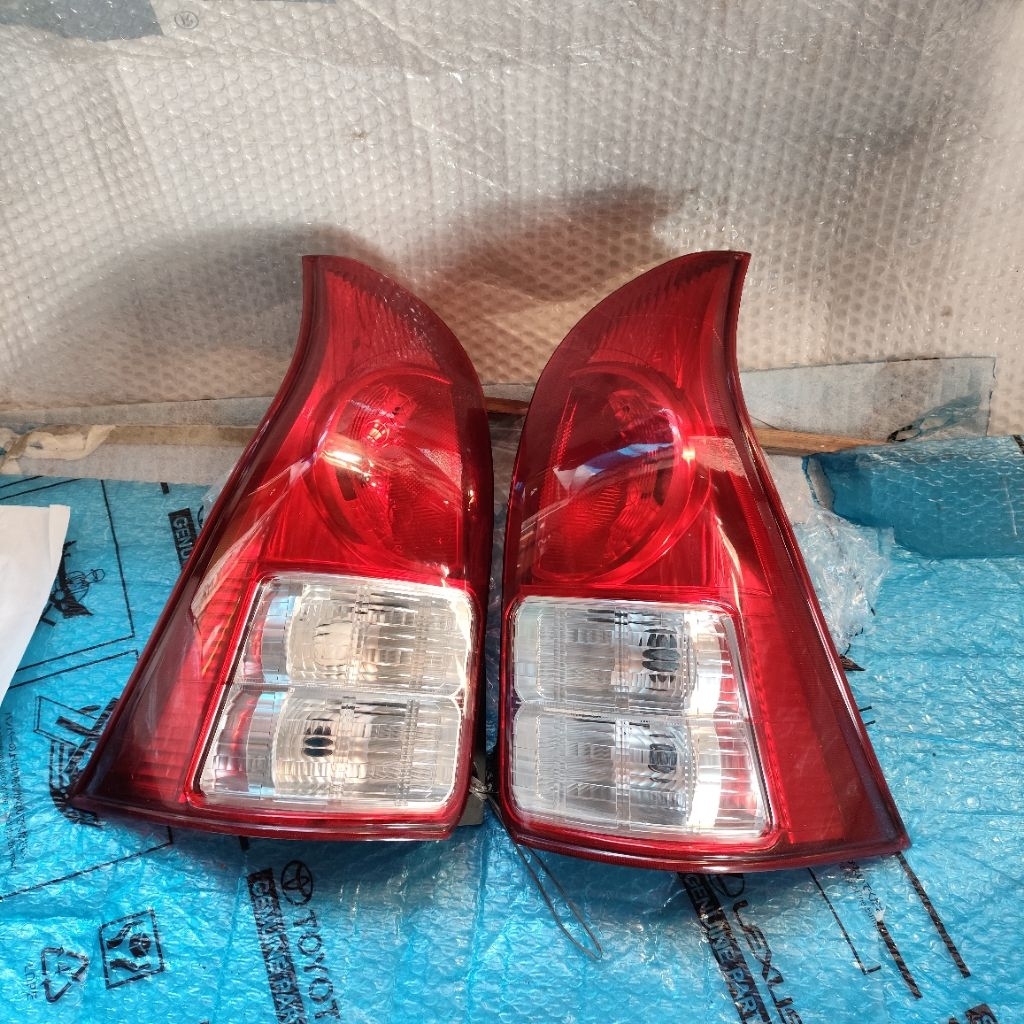 Stoplamp Lampu Belakang Toyota Avanza 2013 2014 2015 original