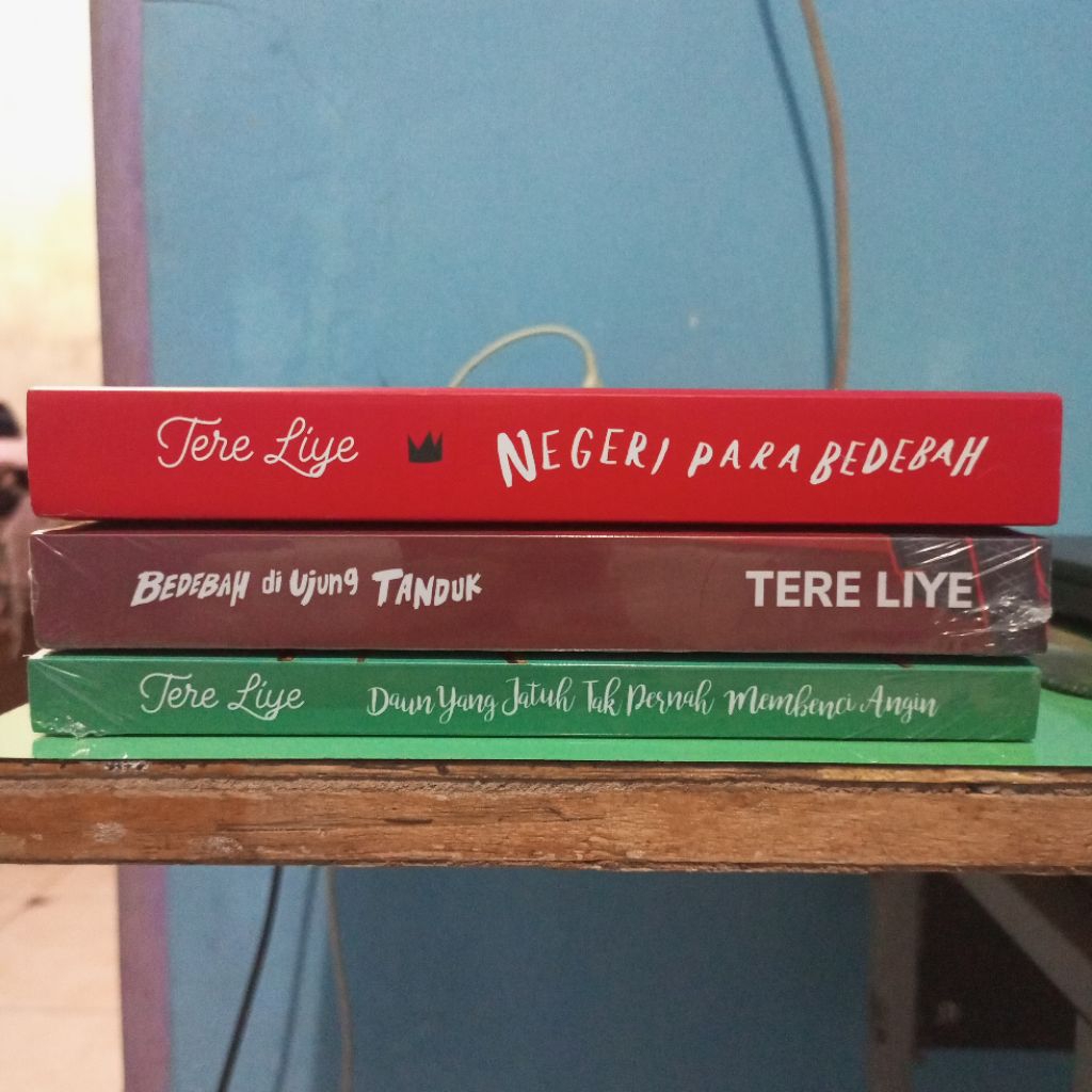 Paket 3 buku Tere Liye - Bedebah di ujung tanduk, Negeri para bedebah