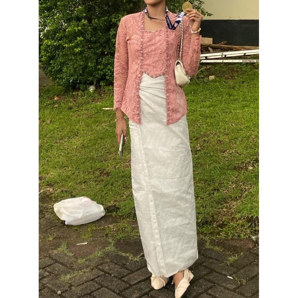 One set kebaya kutubaru brukat | Preloved