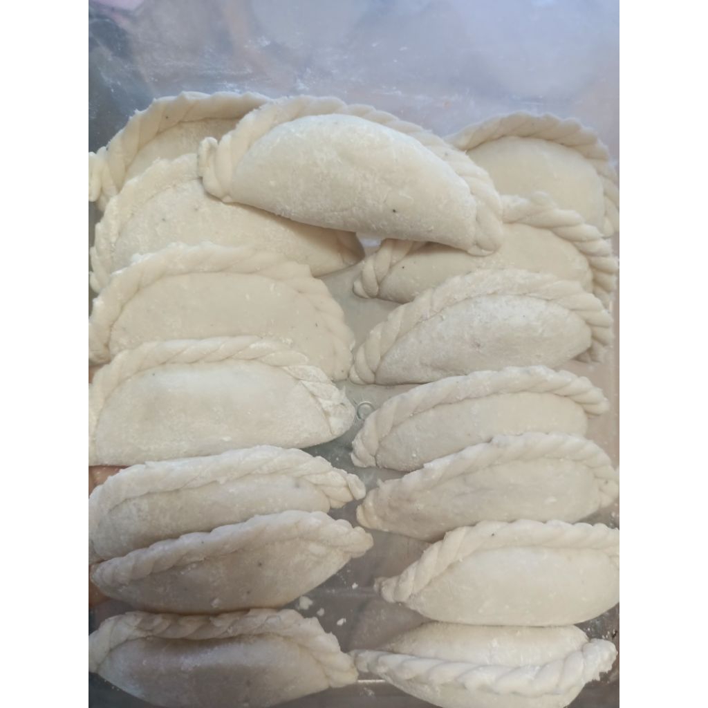 

Cireng isi(ayam suwir ORI/pedes,keju,usus,bakso pedes)