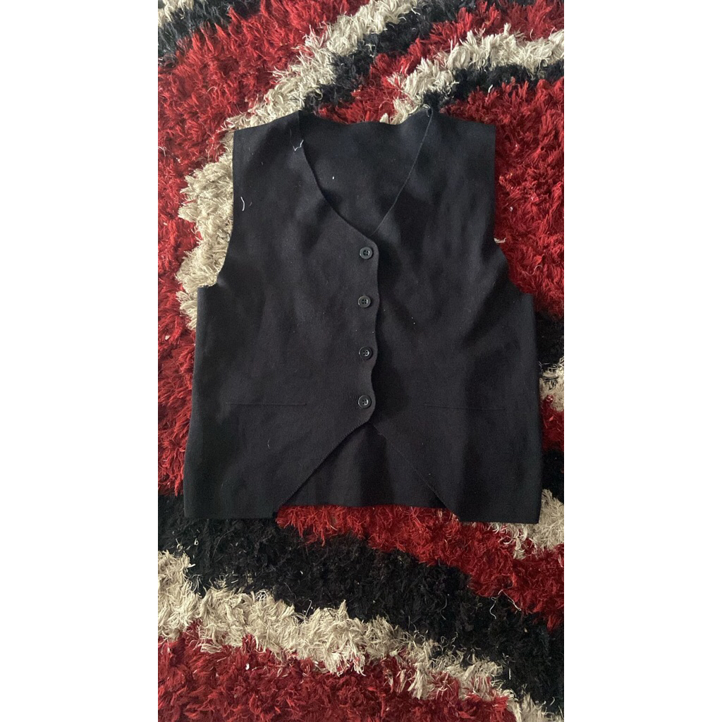 preloved vest hitam