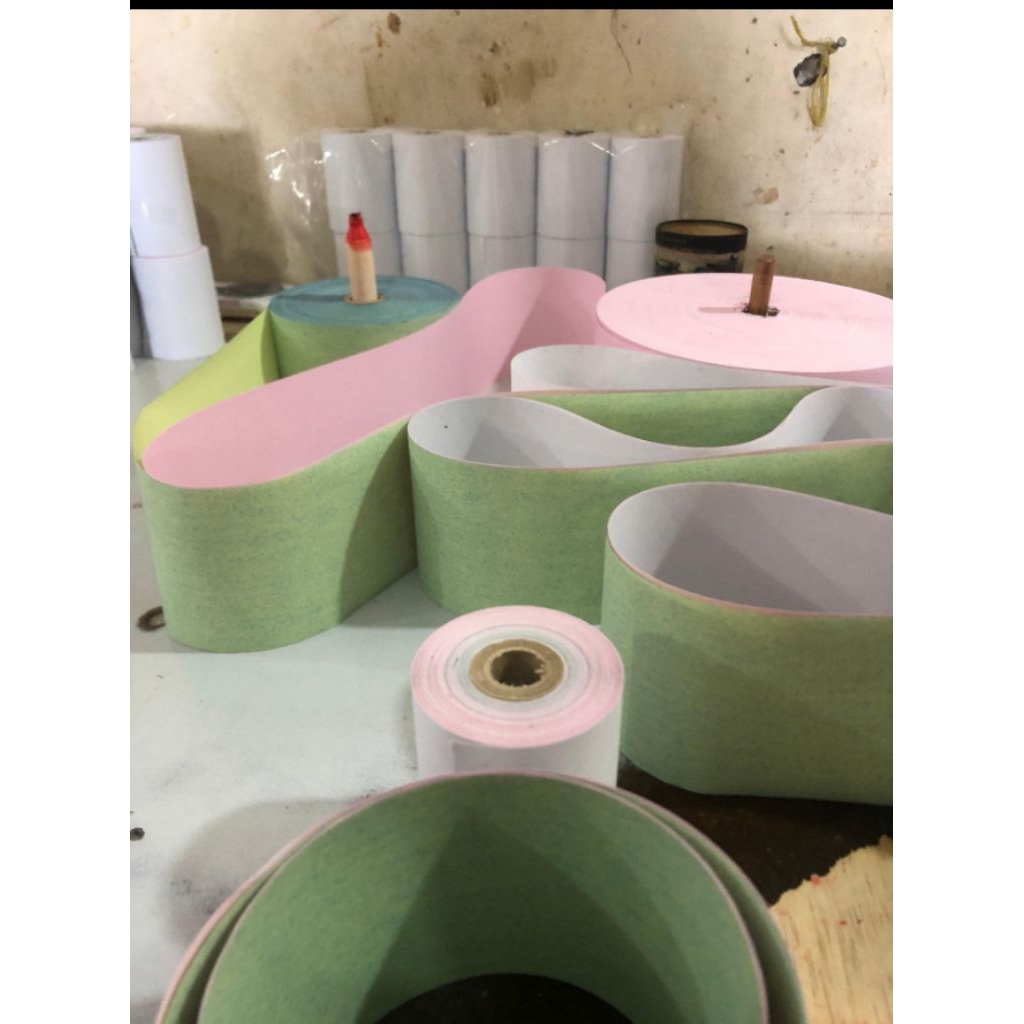 

kertas kasir ncr 3ply 75×60mm paket 100roll(1Dus) cash register cocok digunakan untuk buat surat jalan dan lain²