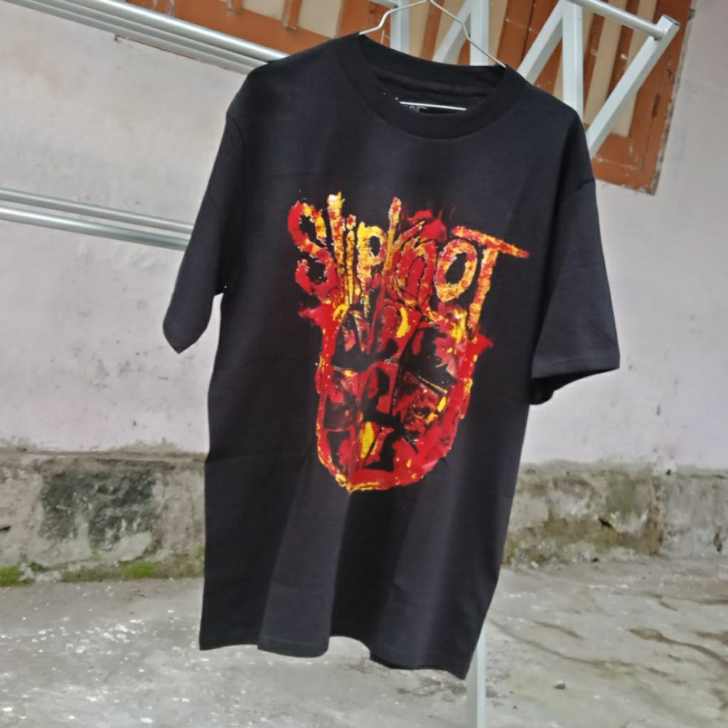 SLIPKNOT WE ARE NOT YOUR KIND SIZE L (55*70) KOLEKSI KAOS SHIRT KOLPRI BANYAK DICARI KOLEKTOR