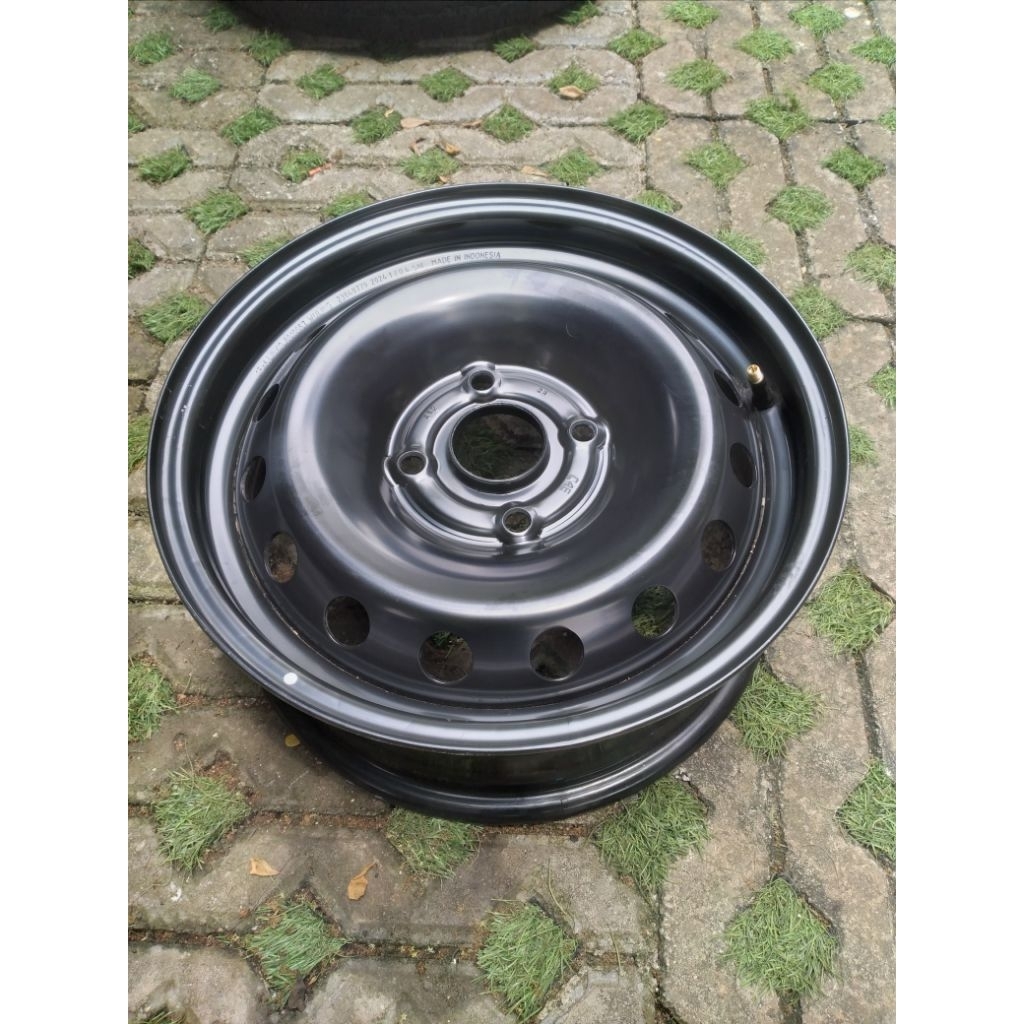 velg mobil original wuling confero