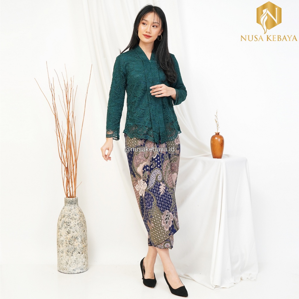 Nusa_Kebaya Setelan Kebaya Widuri Model Kartini Bahan Brokat Rok Lilit Batik Kebaya Raya Floy Brokat