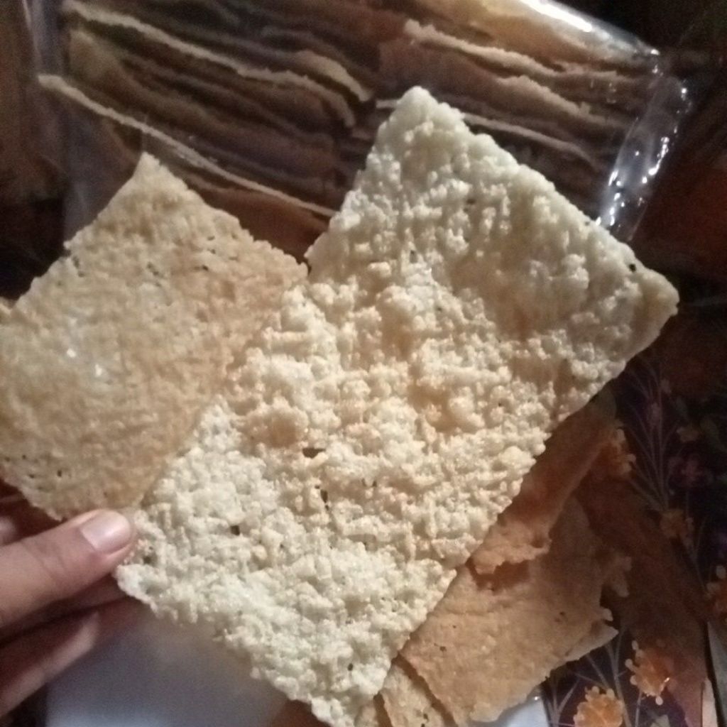 

krupuk puli /krupuk gendar mentah 1kg
