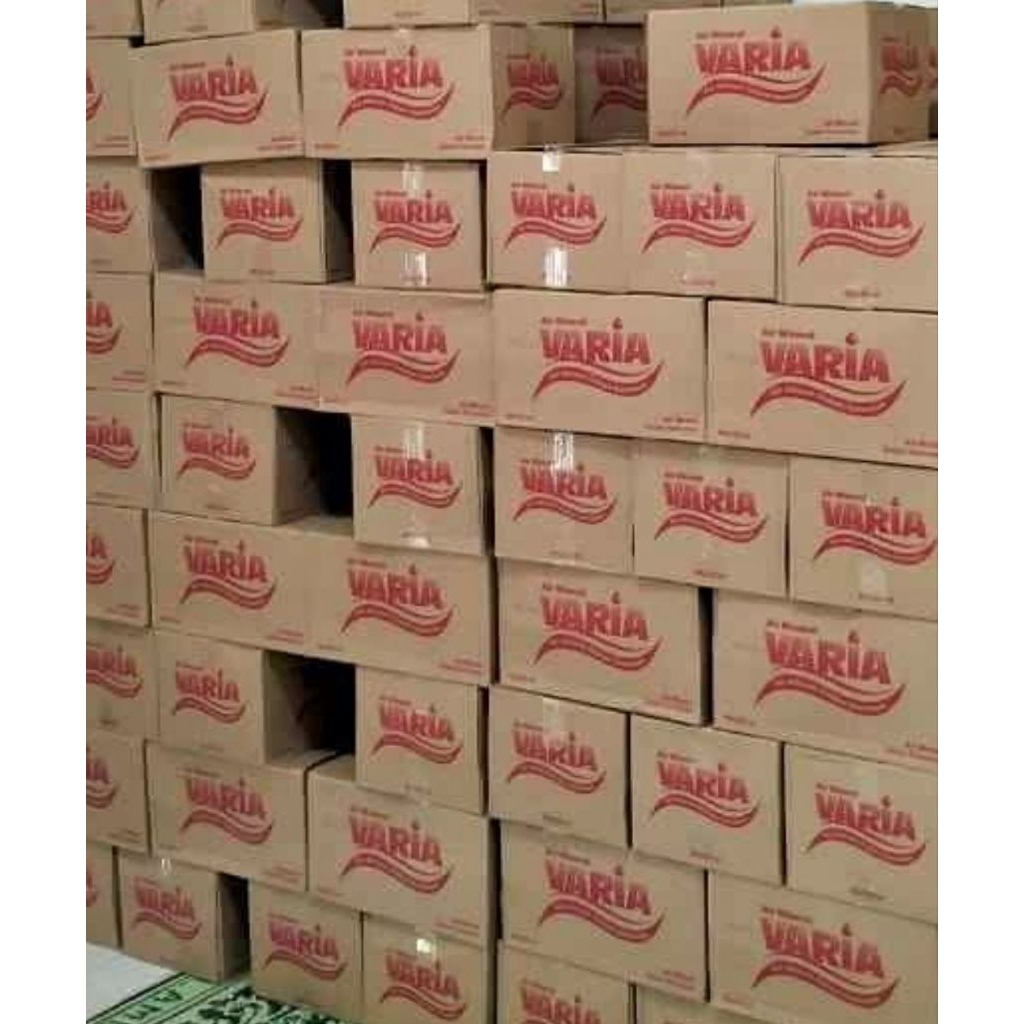 

Air kemasan gelas 220ml merk Varia