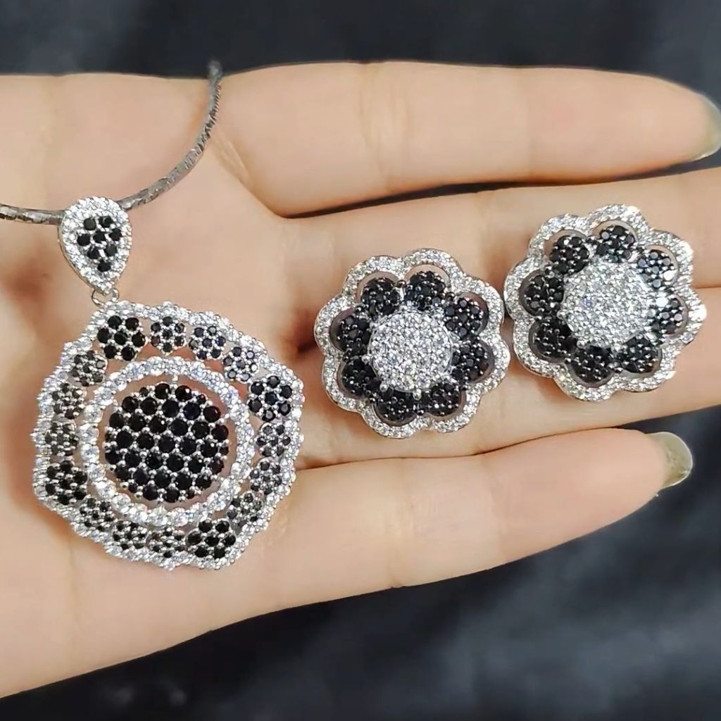 xuping88 kalung,liontin,anting mix motif petak motif mawar mix hitam black gold  full permata lapis 