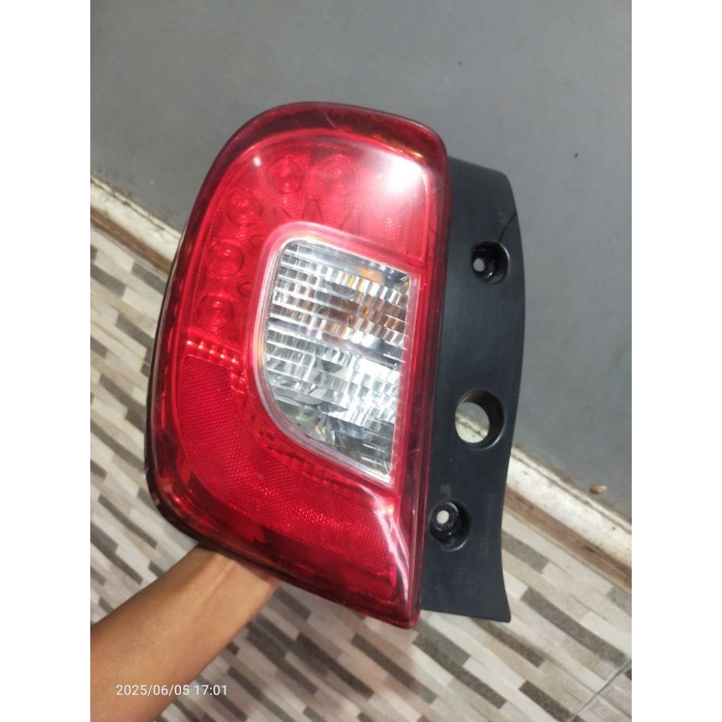 lampu belakang nissan march stoplamp nissan march 2019 led kiri L original