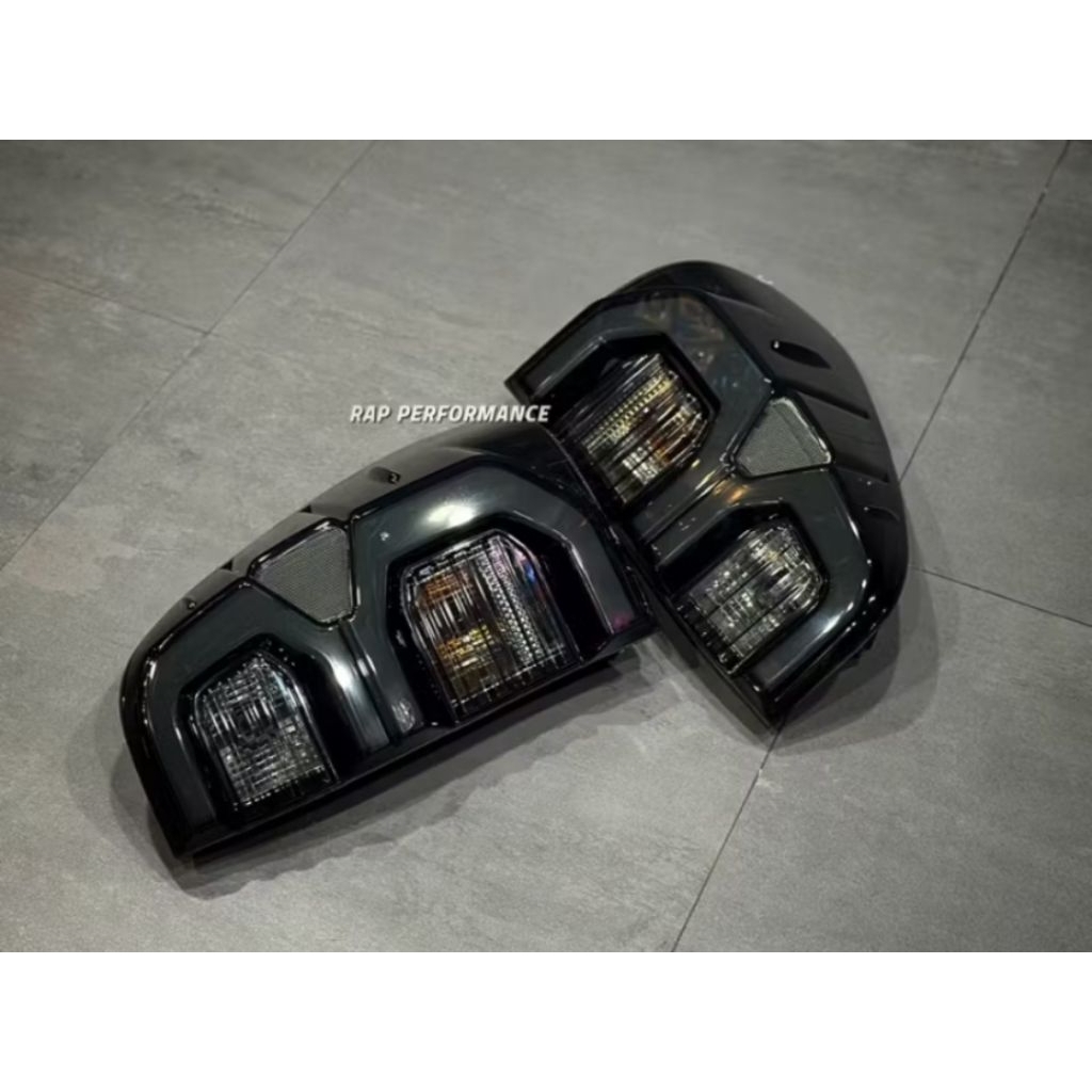 Stoplamp Toyota HILUX REVO 2016-2025 smoke