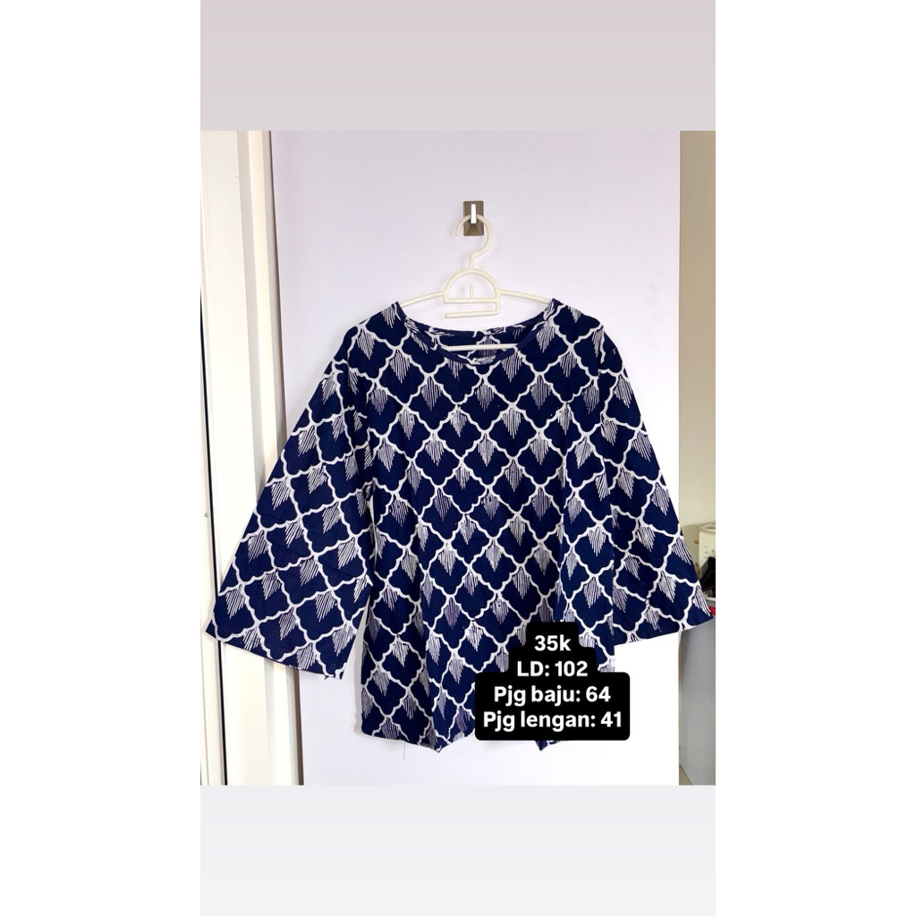 blouse wanita batik navy