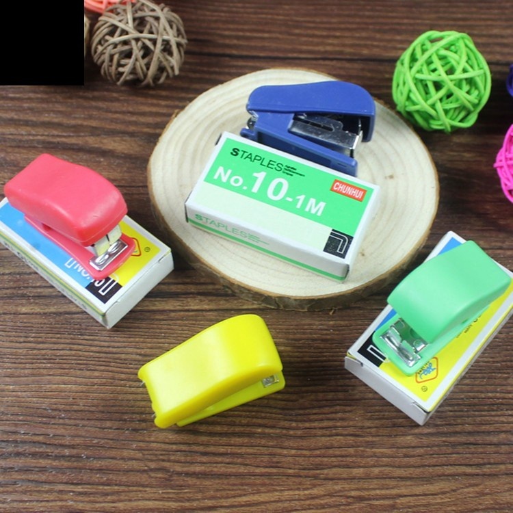 

Stapler Mini Lucu – Staples Kecil Unik + Bonus Isi