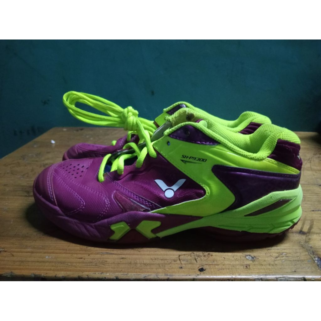 sepatu badminton Victor SH p9200