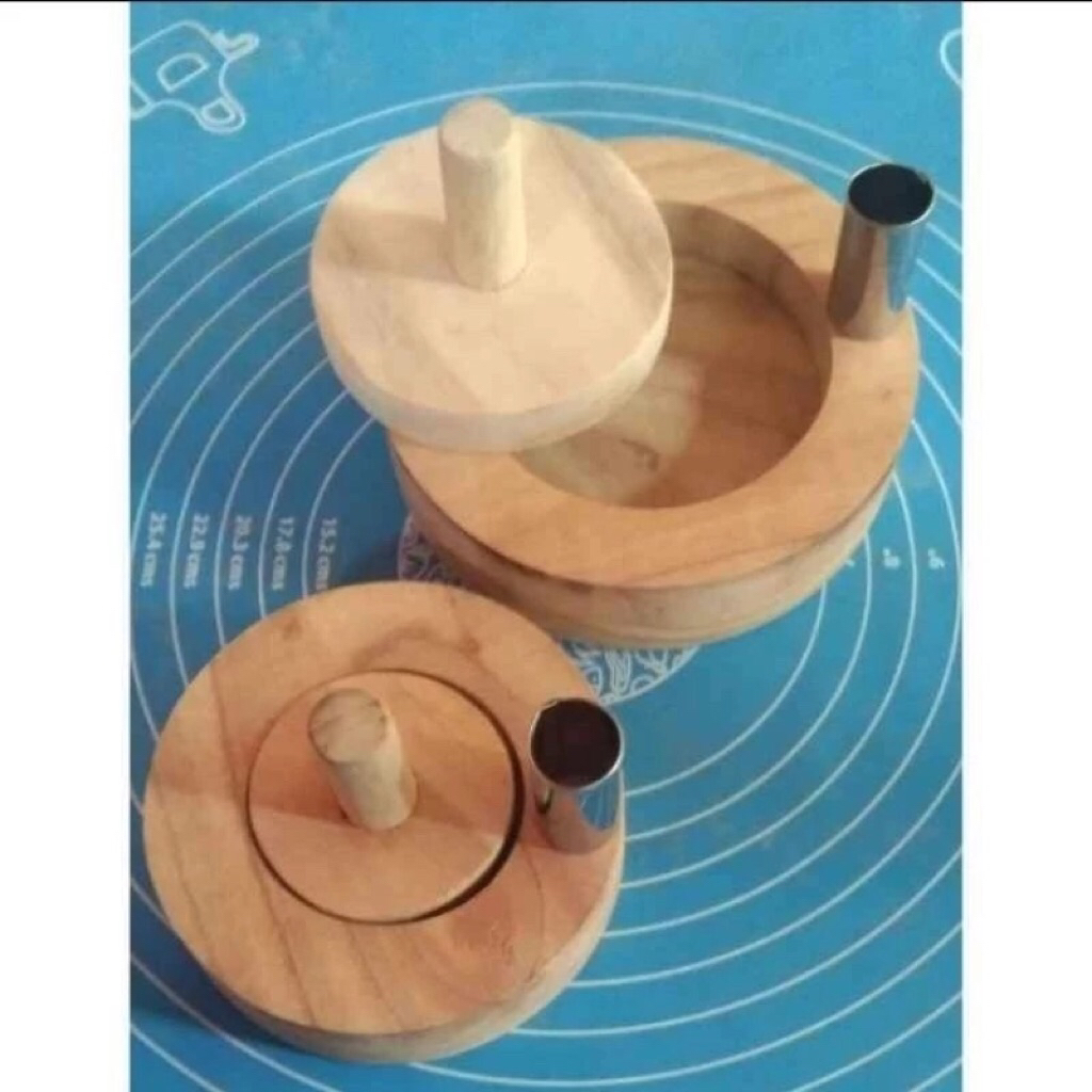 

RVM 1 set CETAKAN DONAT KAYU berbentuk MANGKOK bulat .cetakan donat berbentuk MANGKOK.(3pcs)cetakan+ penekan +pembolong 7CM 8CM9CM