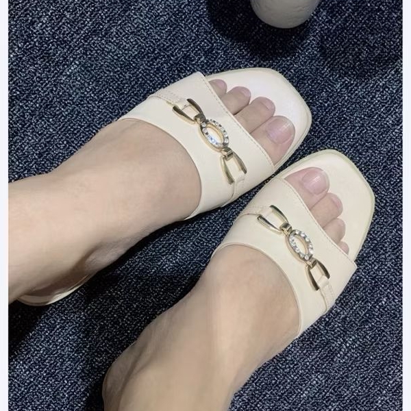 SANDAL TEPLEK WANITA SANDAL CEWEK SIMPLE ELEGAN PREMIUM WARNA CREAM