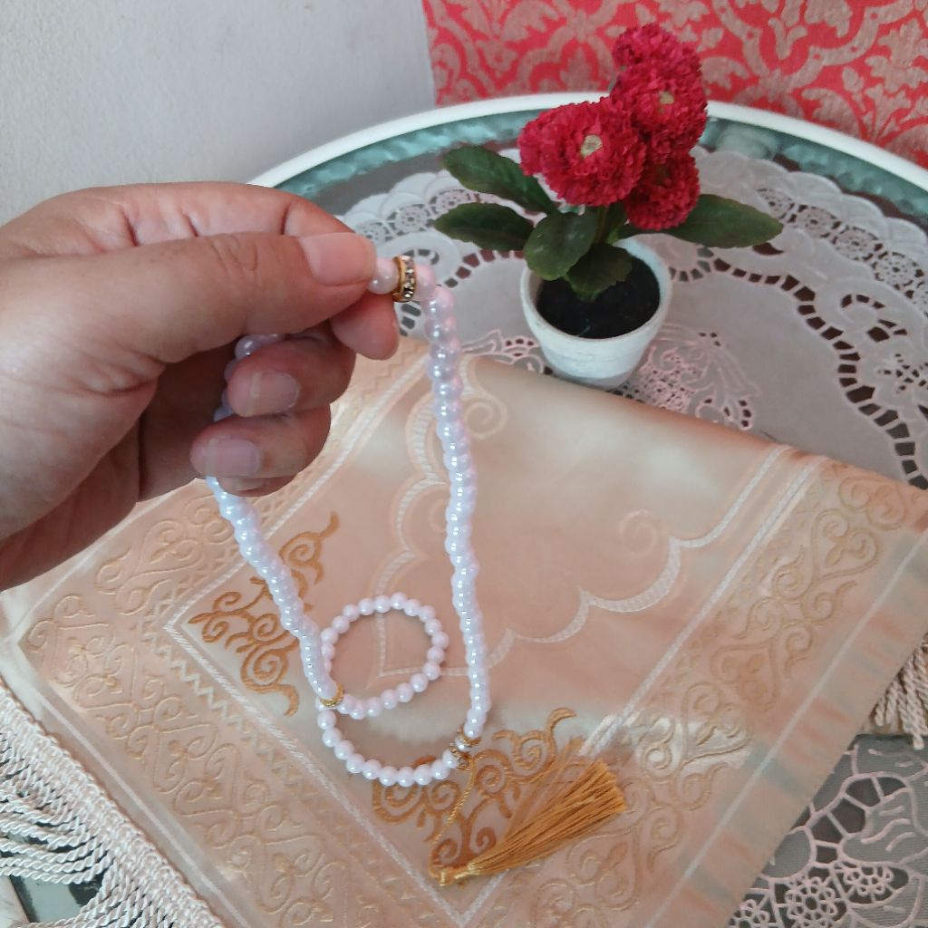 Tasbih Mutiara Putih Elegan – Tasbih Muslim untuk Dzikir & Souvenir