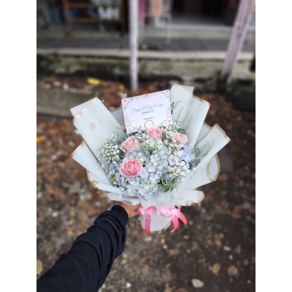 Buket Bunga Mawar + Hydrangea/Bunga Asli Surabaya - Fresh Flowers