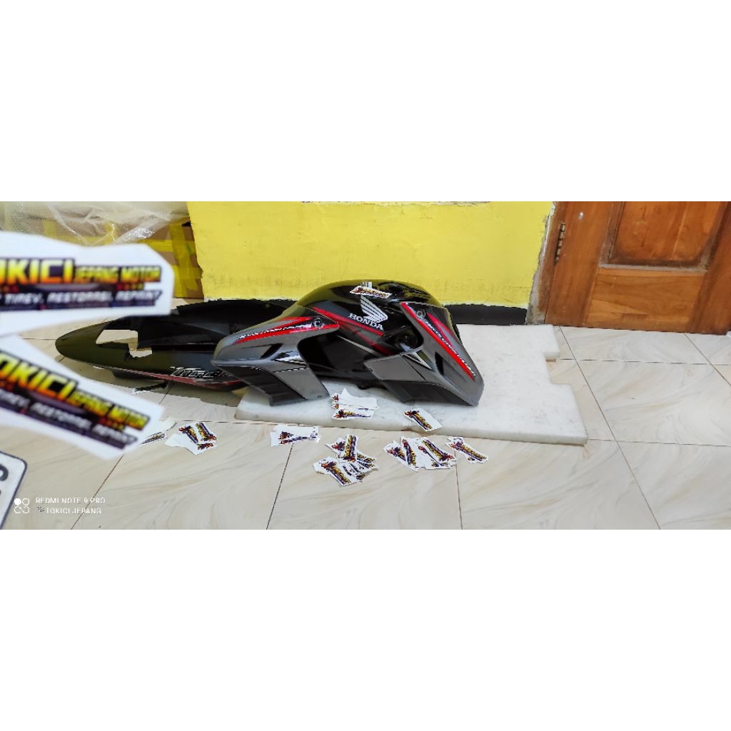body set tiger revo hitam 2013 atau body set tirev hitam strip merah 2013 atau body set tiger revo h