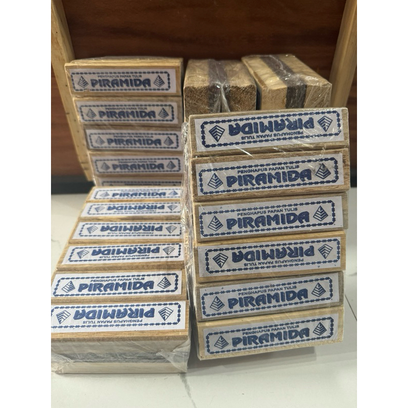 

(1 PACK/12 PCS) PENGHAPUS PAPAN TULIS / PENGHAPUS KAPUR PIRAMIDA