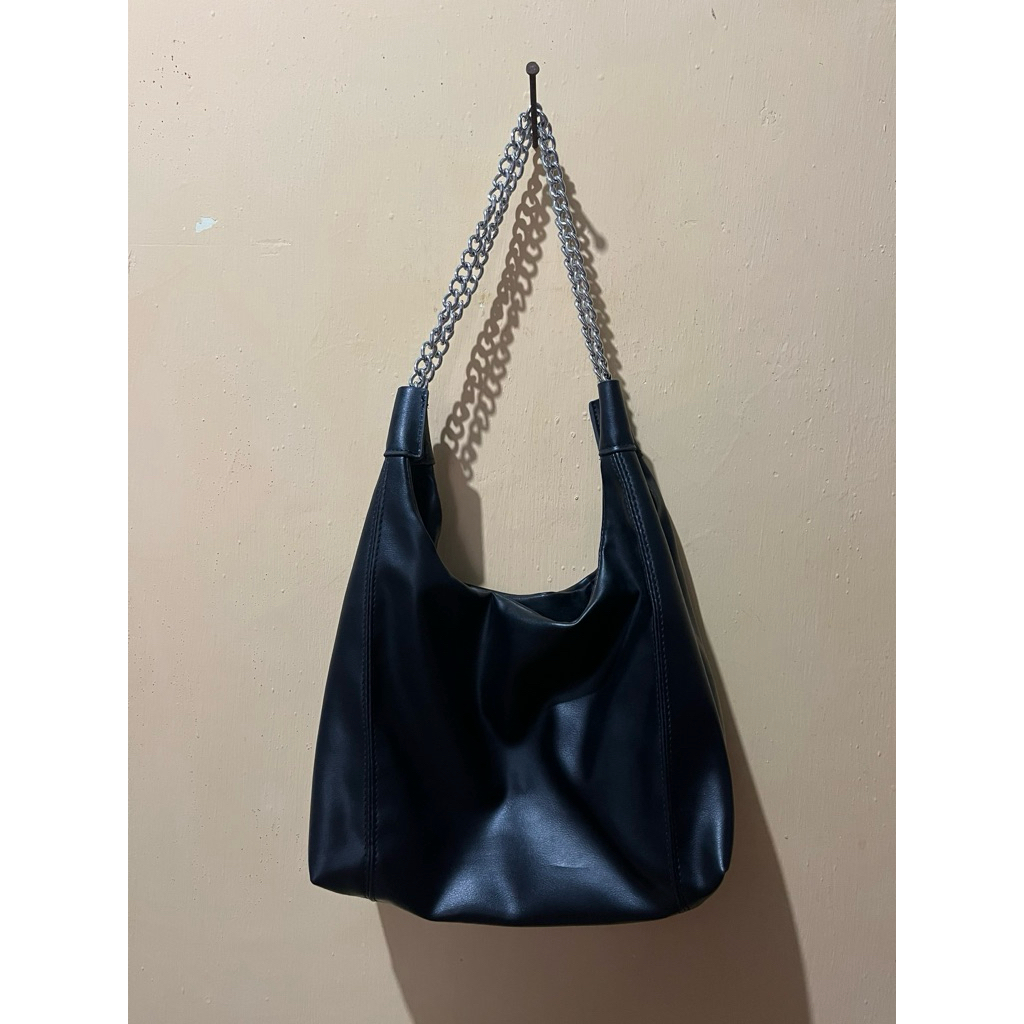 tas hitam rantai