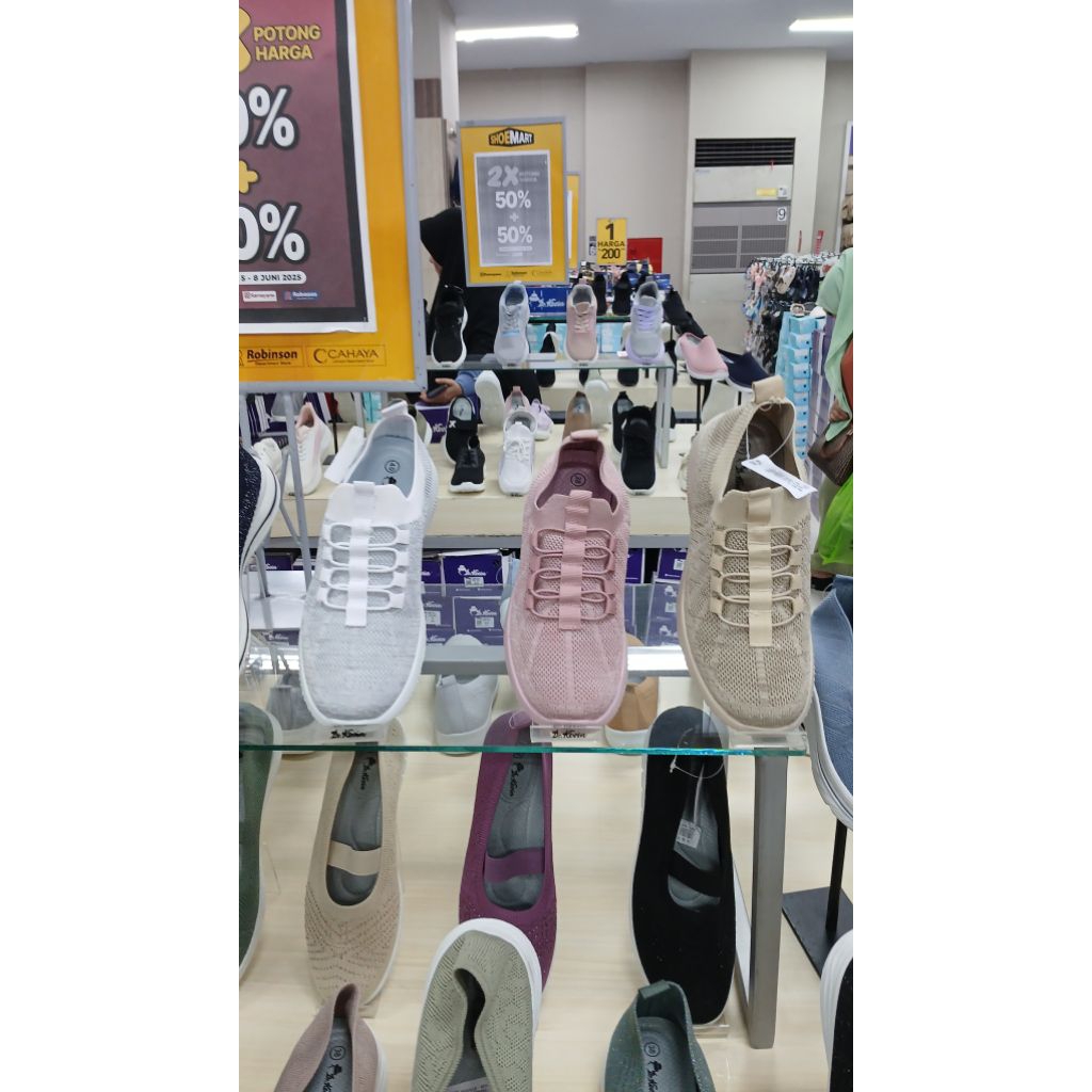 SNEAKERS RAJUT DR.KEVIN