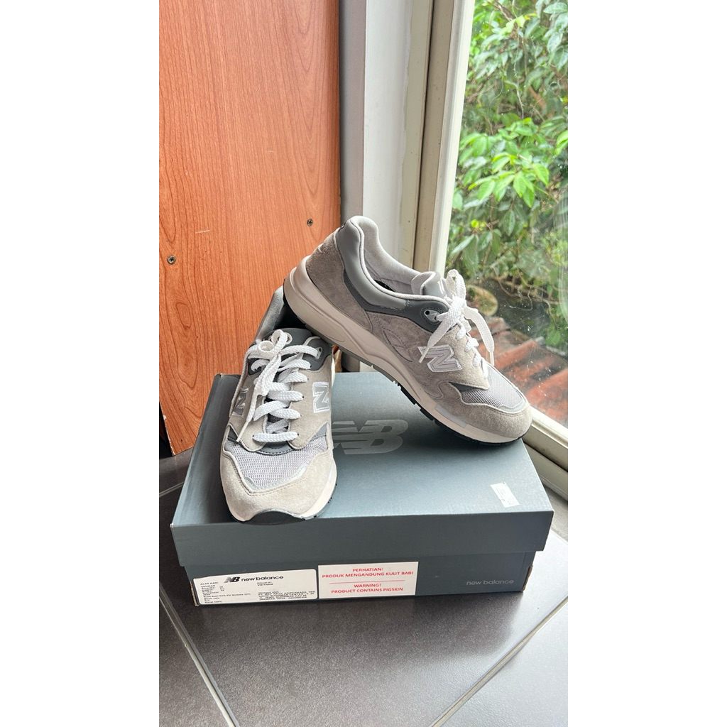 New Balance 1600 Abzorb in Stone Grey