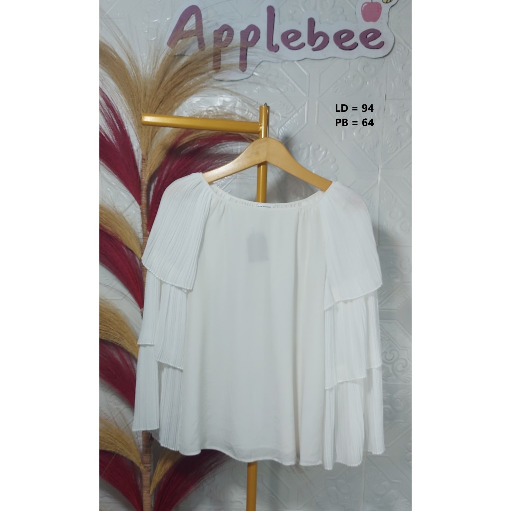 BLOUSE PUTIH LENGAN PLISKET CLUB MONACO