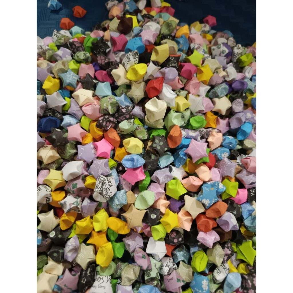 

PAPER STAR ORIGAMI SUDAH JADI, BAHAN BUCKET.