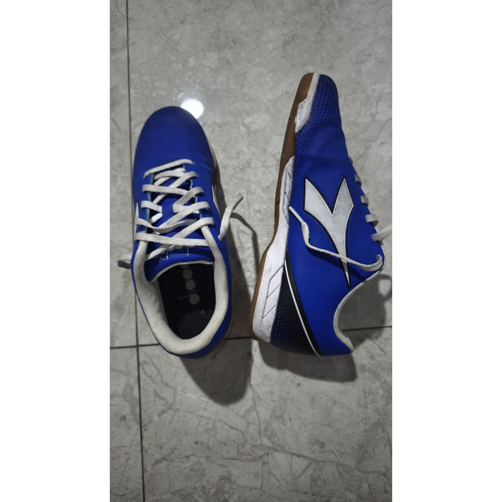 SepatuFutsalDiadora